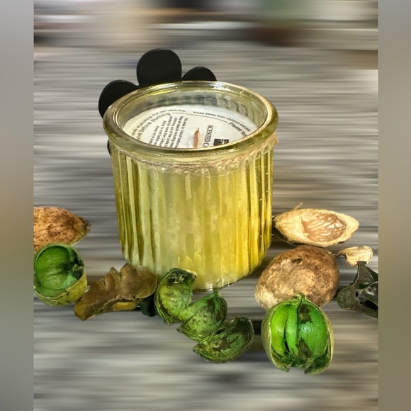 VANILLA SUNKIST, SCENT UNLEASHED LLC LUXURY HAND POURED SCENTED CANDLES. - Picture 2 of 3